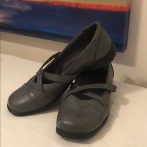 Comfortable flats with arch support